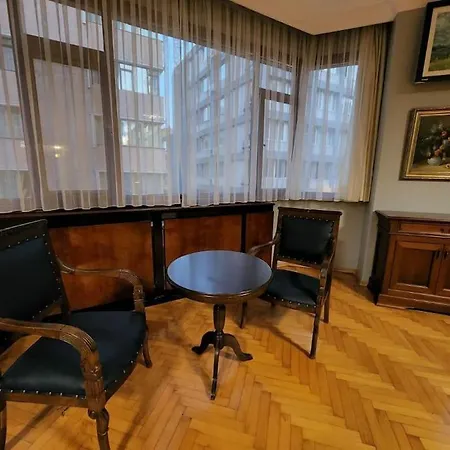 Large 3br Flat In Osmanbey, Sisli, W/lift & Ac Daire İstanbul