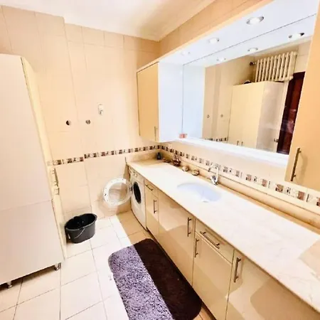 Large 3br Flat In Osmanbey, Sisli, W/lift & Ac
