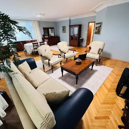 Large 3br Flat In Osmanbey, Sisli, W/lift & Ac Daire