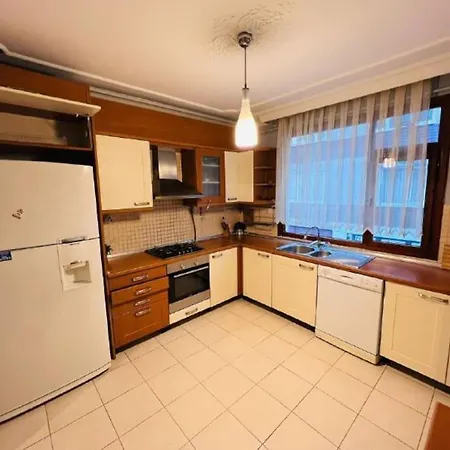 Daire Large 3br Flat In Osmanbey, Sisli, W/lift & Ac İstanbul