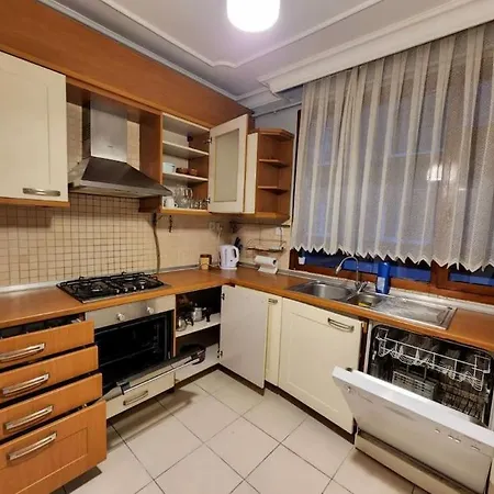 Large 3br Flat In Osmanbey, Sisli, W/lift & Ac